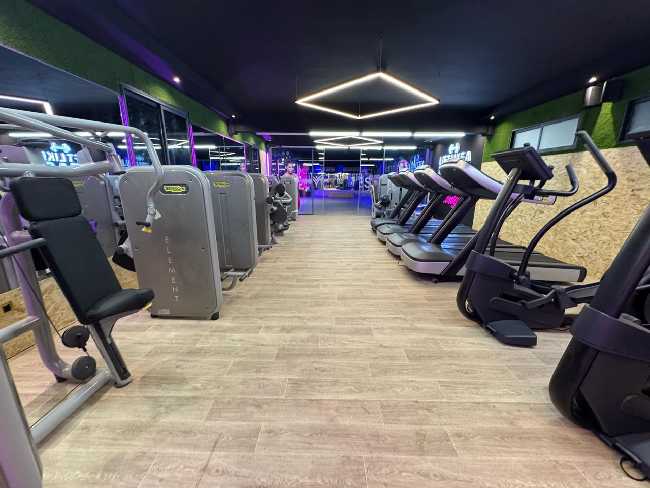 Espace femmes — plateau